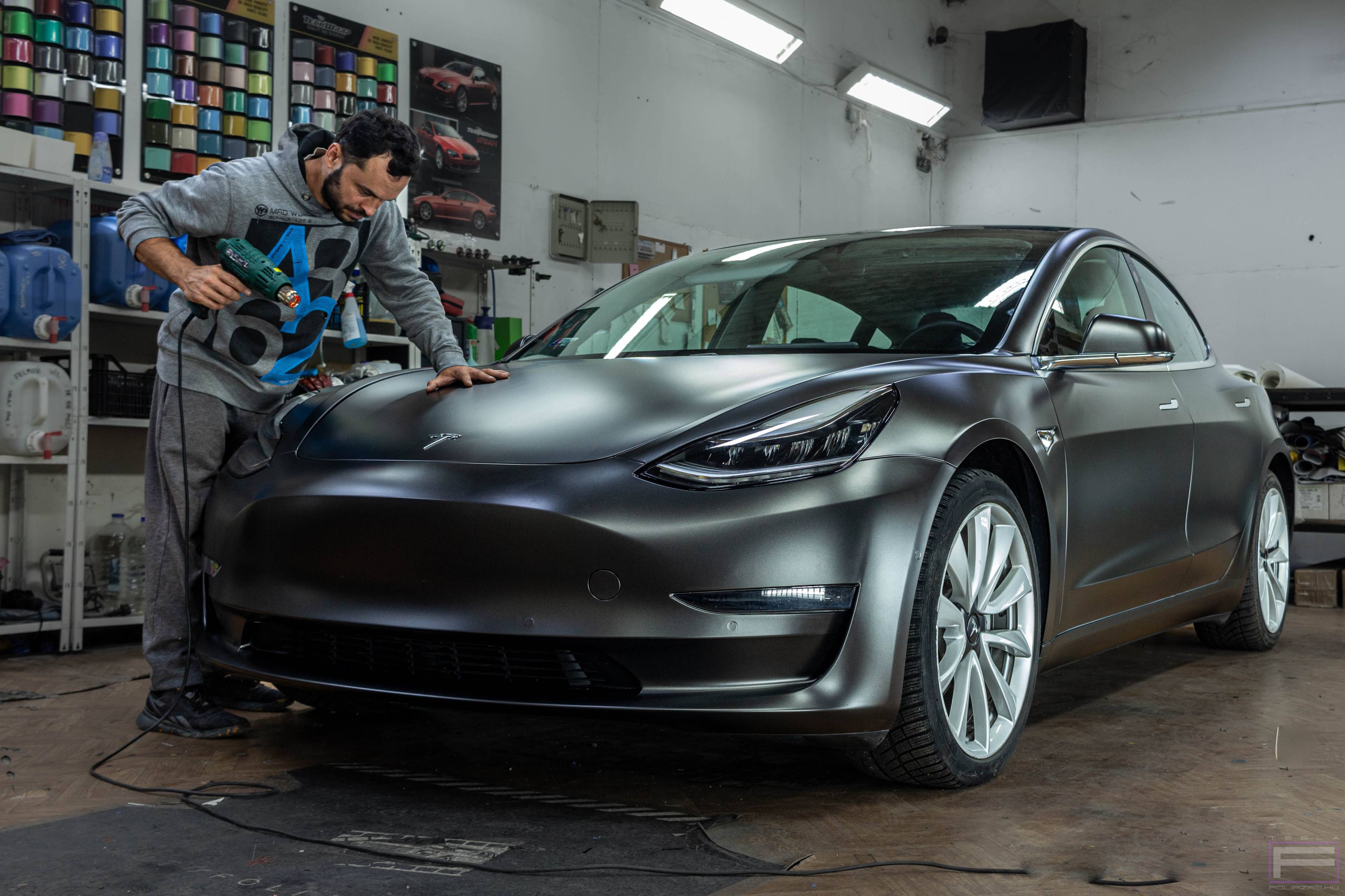 Tesla fóliázás lemelegítése: 1. bemutató kép Tesla fóliázás lemelegítése 1. illusztráció