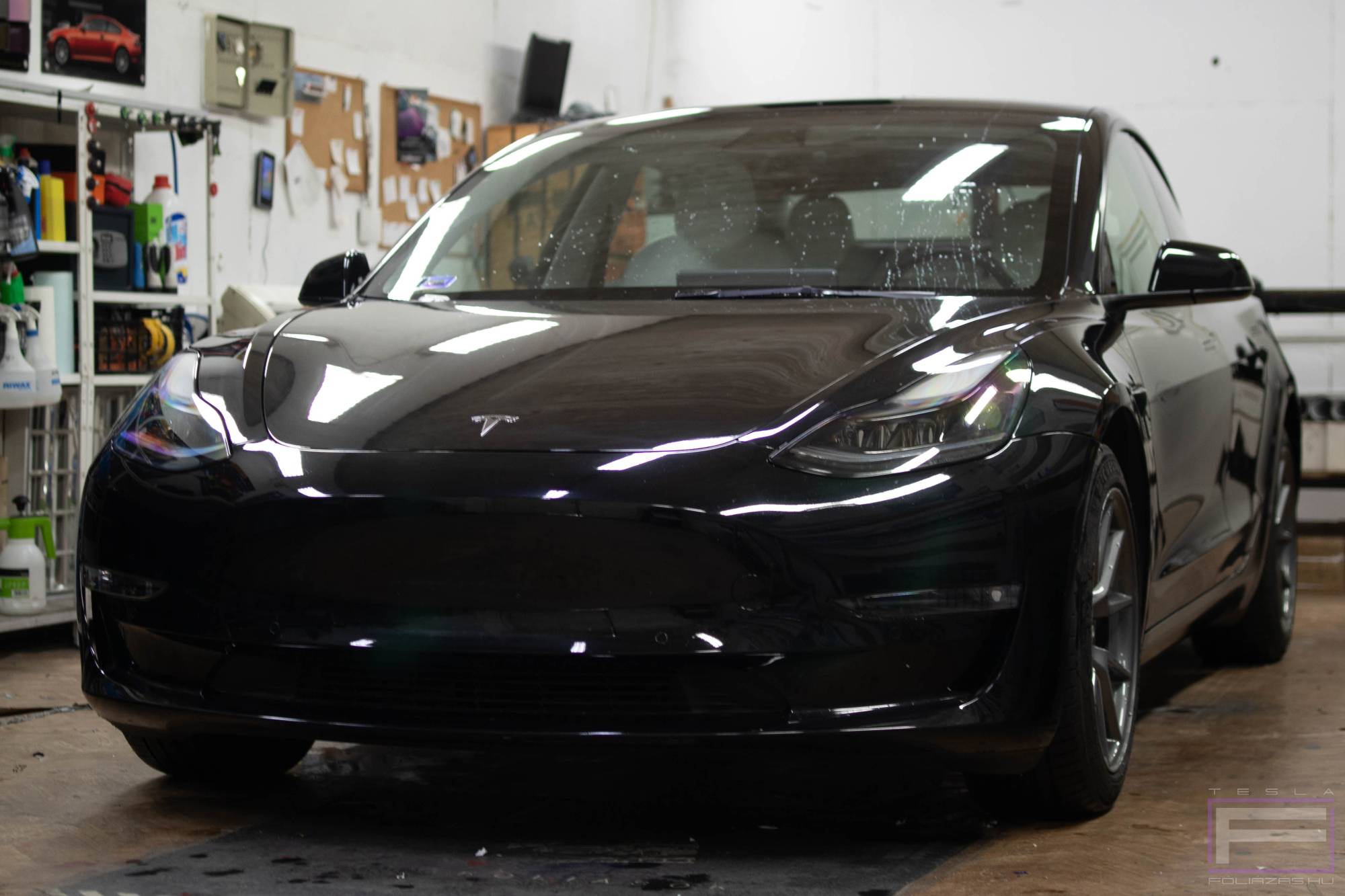 Model 3 2019 szatén apolló szürke Tesla fóliázás - Teckwrap Apollo Grey SMT06 Teslafólia eredeti állapot